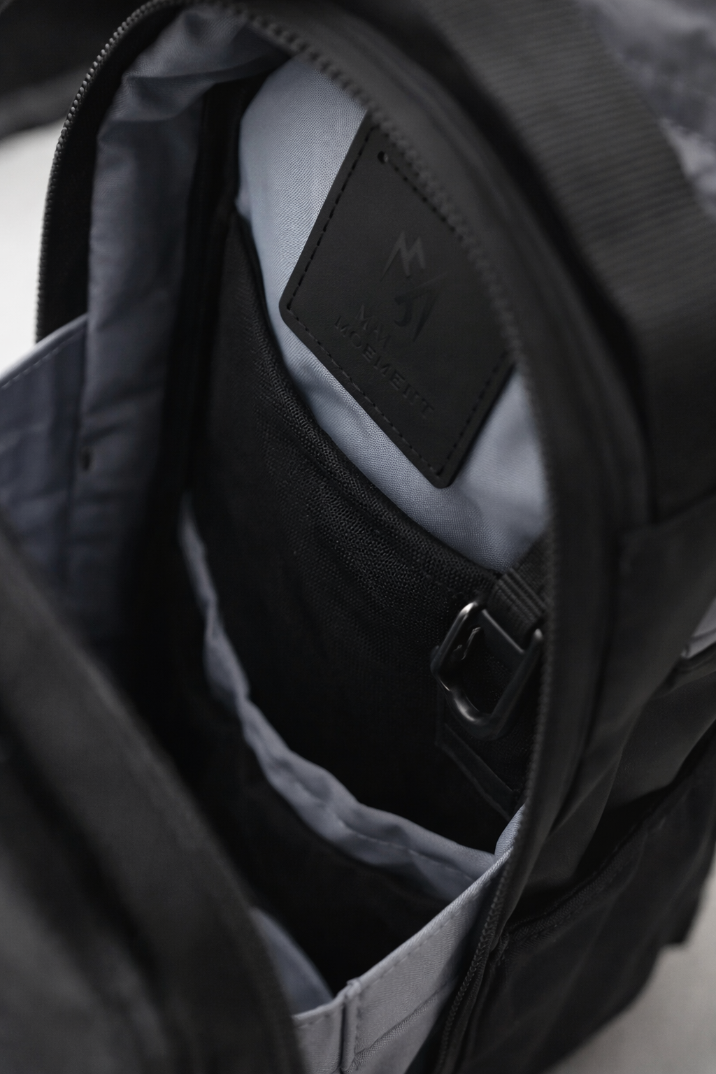 VIREXO Magnetic Gym Bag